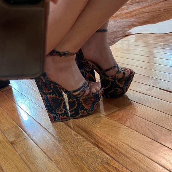 Jeffrey Campbell snakeskin platform heels - Picture 3 of 11